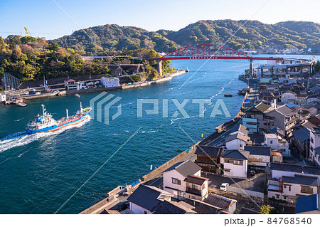 《広島県》音戸大橋・呉の街並み 84768540