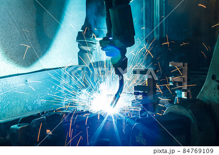 Welding robots movement in a car factory, 84769109