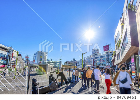 東京世田谷の都市風景 下北沢ショッピングストリート 東京世田谷の都市風景 下北沢ショッピングストリート 84769461