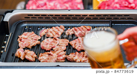 ビール ジンギスカン 羊肉 ラム 【 焼肉 イメージ 】 ビール ジンギスカン 羊肉 ラム 【 焼肉 イメージ 】 84773619