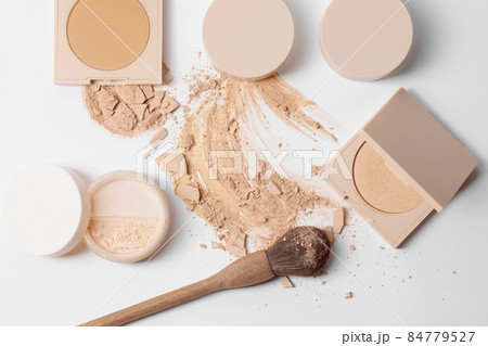 Set of make up with Crushed beige face finishing and bronzing  powder, zero waste wood finishing powder brush on white background 84779527