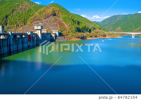 桐生川ダム 梅田湖 紅葉の季節 秋の風景 桐生川ダム 梅田湖 紅葉の季節 秋の風景 84782104