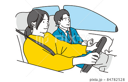 車の運転の教習を受ける女性 84782528