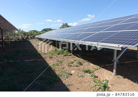 晴天の太陽光発電所 84783516