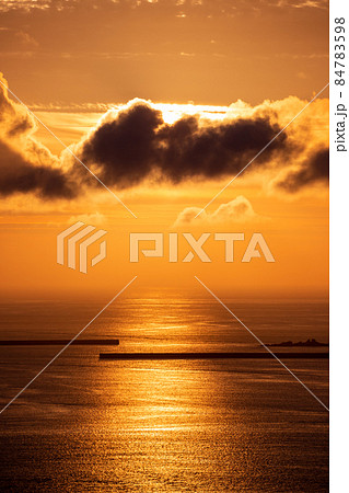 長崎の夕陽 84783598