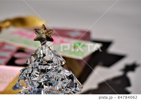 クリスマスツリーをクリスタルに「プレゼント忘れないでね。」 84784062