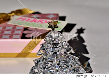 クリスマスツリーをクリスタルに「プレゼント忘れないでね。」 84784064