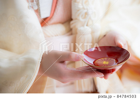 白無垢 三々九度 白無垢 三々九度 84784503