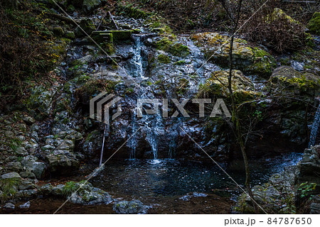 東京の渓谷、北秋川、水道源 84787650