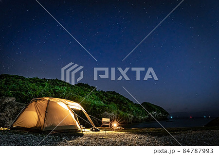 星空 キャンプ テント 夜キャンプ 神秘的 星空 キャンプ テント 夜キャンプ 神秘的 84787993