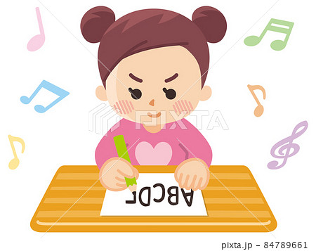 紙に英語の文字を書く女の子　アルファベット 84789661