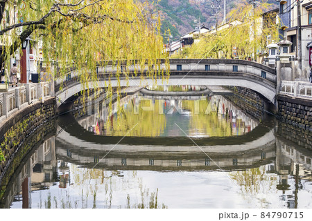 城崎温泉の柳並木② 84790715