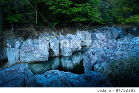 大分県中津市山国町の猿飛千壺峡 大分県中津市山国町の猿飛千壺峡 84793395