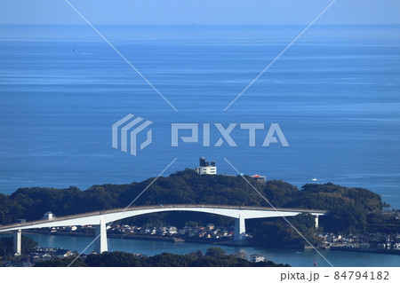 浦戸大橋と土佐湾 秋の終わり (高知県 高知市 鷲尾山山頂より) 浦戸大橋と土佐湾 秋の終わり (高知県 高知市 鷲尾山山頂より) 84794182