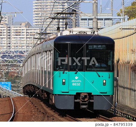 西神南駅に接近する神戸地下鉄6000系 西神南駅に接近する神戸地下鉄6000系 84795339