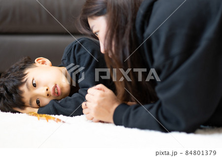 子供 小学生 トカゲ 84801379