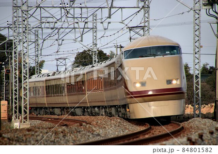 DRCカラーを纏った…東武特急『スペーシア』　懐かしい色合いの豪華特急で日光・鬼怒川へ 84801582