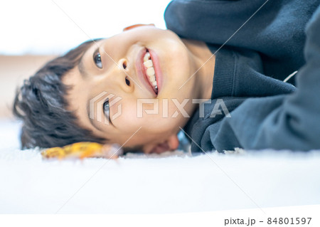 子供 ライフスタイル 1人 84801597