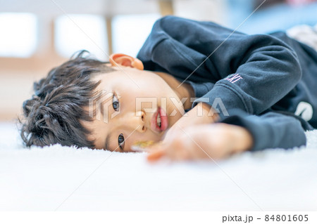 子供 ライフスタイル 1人 84801605