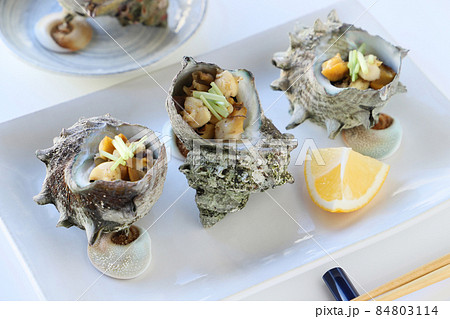 サザエの壺焼き サザエの壺焼き 84803114