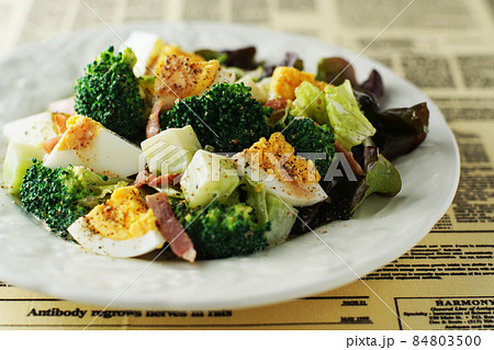 ブロッコリーとたまごのサラダ 84803500