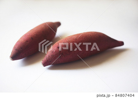 秋の食材　さつま芋の紅はるか 84807404