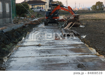 排水路工事現場 初冬 排水路工事現場 初冬 84808539