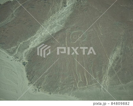 【ペルー】ナスカの地上絵:宇宙飛行士 【ペルー】ナスカの地上絵:宇宙飛行士 84809882