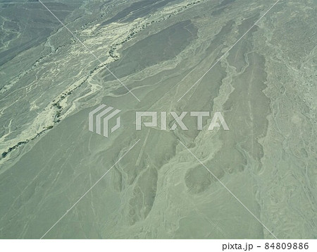 【ペルー】ナスカの地上絵：台形 84809886