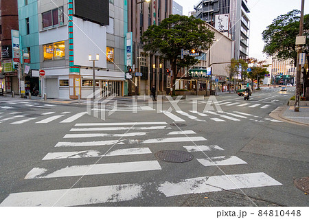 福岡県博多区の風景　スクランブル交差点 84810448