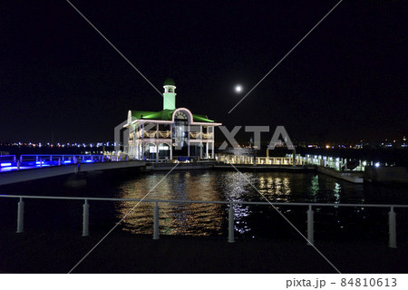 ぷかり桟橋とスーパームーン ぷかり桟橋とスーパームーン 84810613