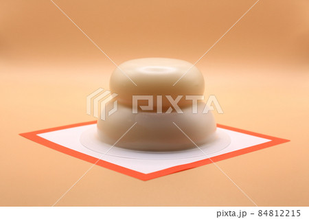 シンプルな鏡餅 シンプルな鏡餅 84812215