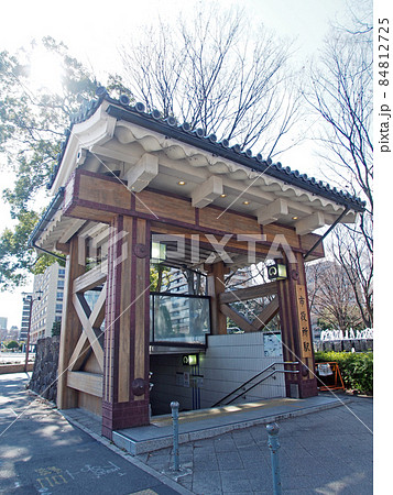 レトロな地下鉄駅 84812725