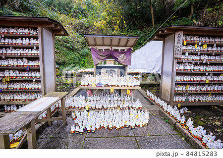 秋の佐助稲荷神社 84815283