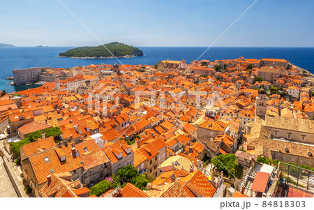 Top view of historical centre from the walls of the city Dubrovn 84818303