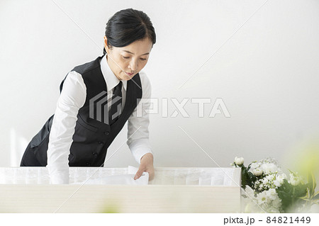 納棺　納棺師　イメージ 84821449