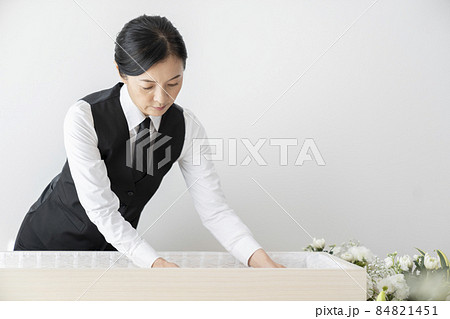 納棺 納棺師 イメージ 納棺 納棺師 イメージ 84821451