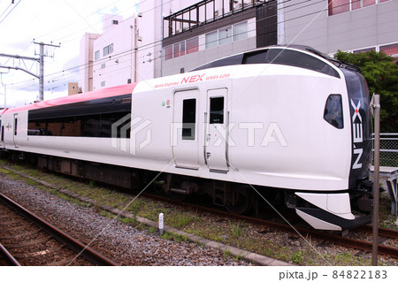 鎌倉駅に停車中の成田エクスプレス 鎌倉駅に停車中の成田エクスプレス 84822183