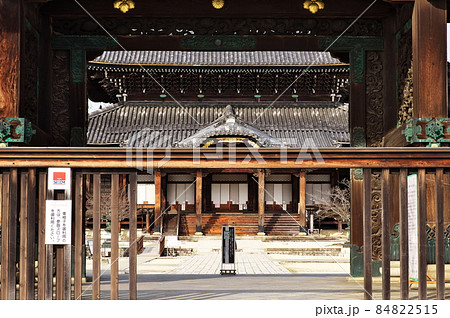 専修寺 唐門から望む如来堂:三重県津市 専修寺 唐門から望む如来堂:三重県津市 84822515
