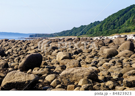 Pebble beach at Machrie Bay - Scotland 84823923