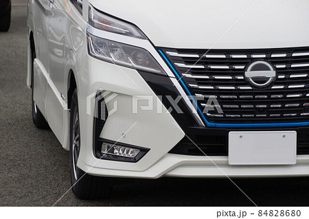 自動車イメージ　日産セレナe-POWERのフロントマスク 84828680