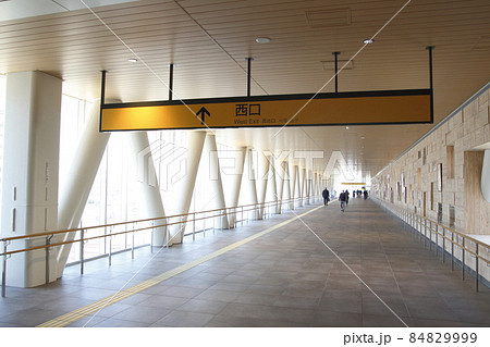 青森駅（東西自由通路） 84829999