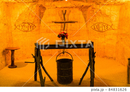 オーストラリア　アウトバックにあるクーバーペディのカタコンベ教会の聖堂内 84831626