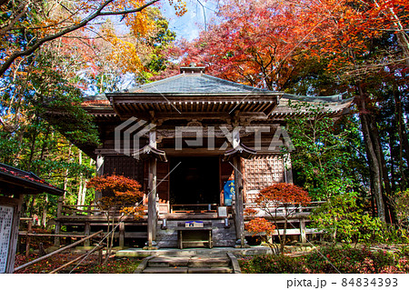 岩手県　平泉　世界文化遺産　中尊寺　峯薬師堂 84834393