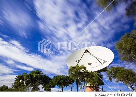 オーストラリア　カナーボン・スペース・アンド・テクノロジー博物館の巨大パラボナアンテナ 84835942