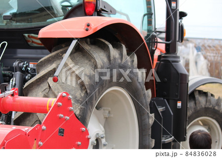 クボタ製大型トラクターバックサイド 84836028