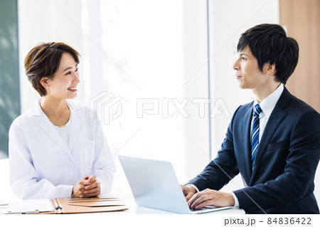 ビジネス 打合せ 商談 撮影協力：LINK FOREST 84836422