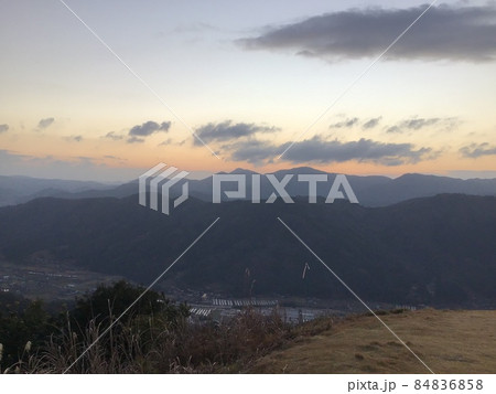 荒谷山から見る日の出 84836858