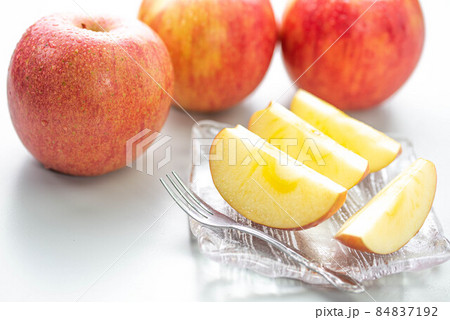 蜜入り!とっても甘いりんご 蜜入り!とっても甘いりんご 84837192