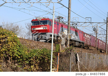 埼玉県蓮田市付近を走行するEH500形電気機関車 埼玉県蓮田市付近を走行するEH500形電気機関車 84837866
